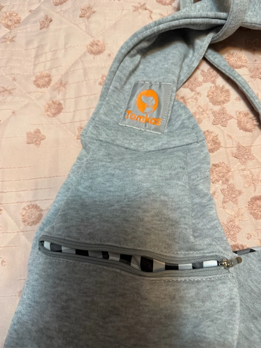 Tomkas Pet Sling Carrier Size Medium – Gray Checkered Hands-Free Travel Bag